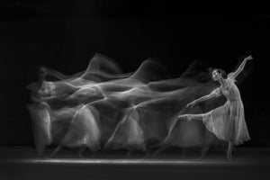 framedposter-print-waves-of-balerina