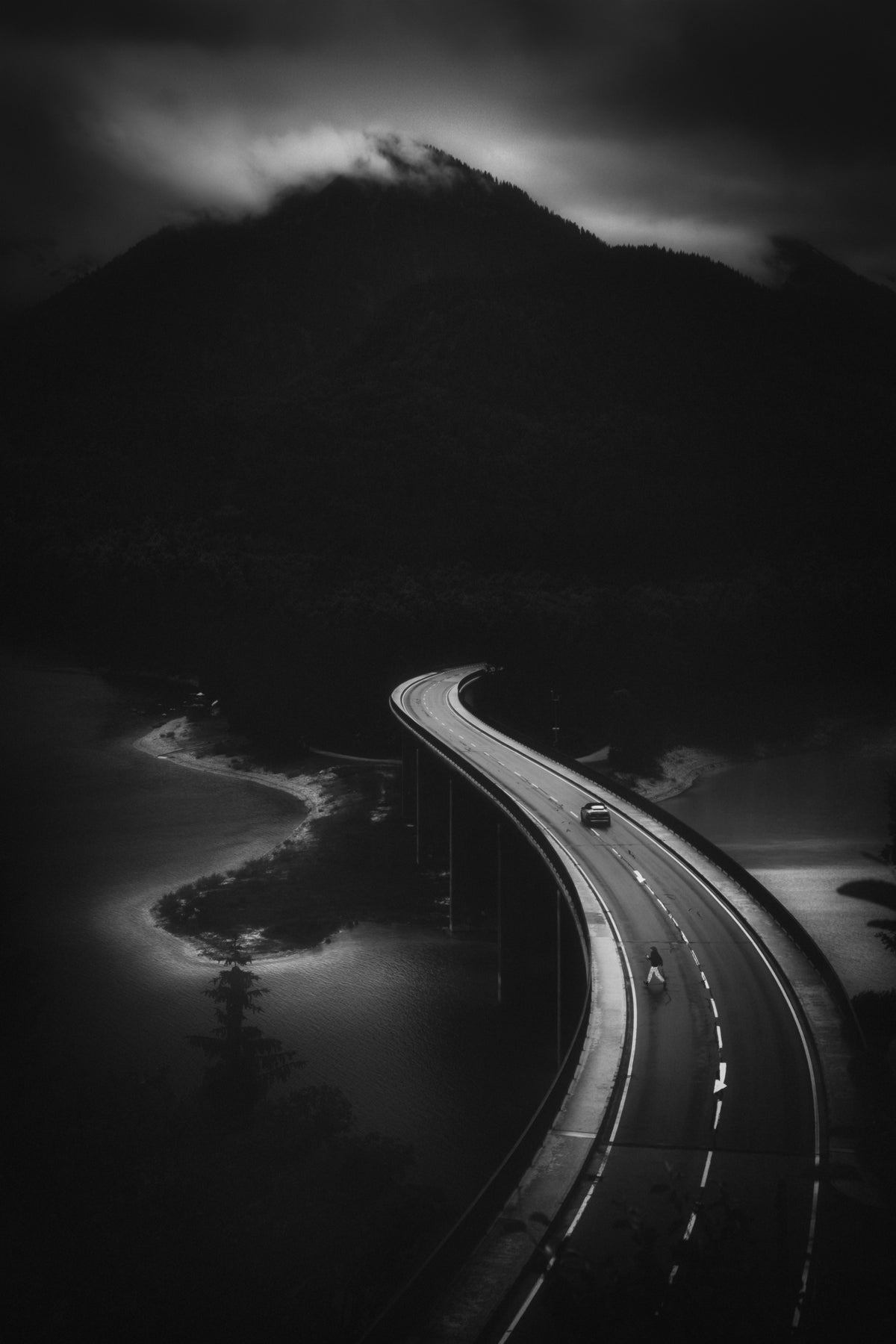 framedcanvas-print-crossing-3