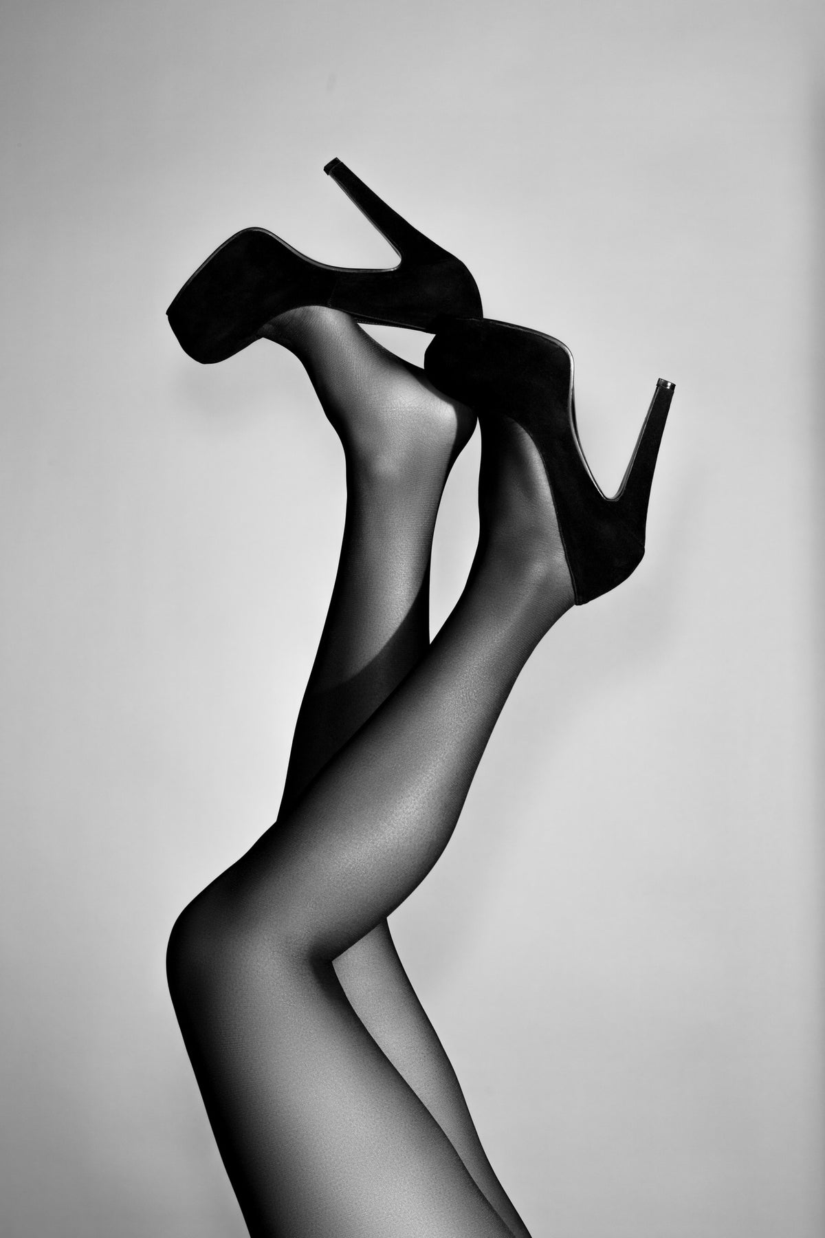 framedposter-print-velvet-pumps