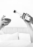 canvas-print-aperol-in-bed-close