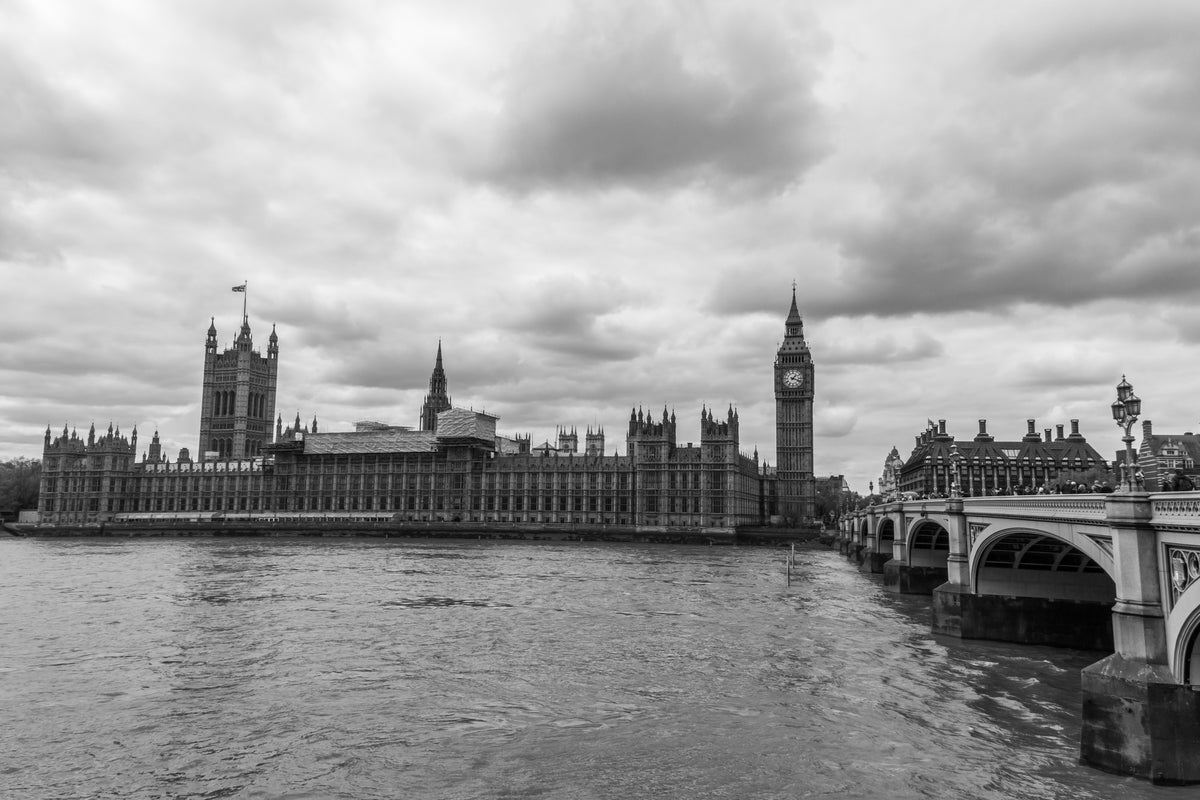aluminium-print-clouds-over-london