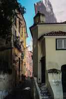 aluminium-print-narrow-european-street-scene