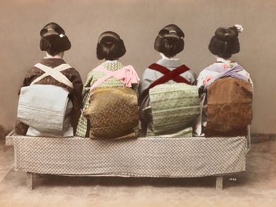 poster-print-showing-back-style-19th-20th-century-japanese-woman-sitting