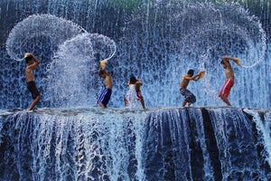 framedposter-print-playing-with-splash