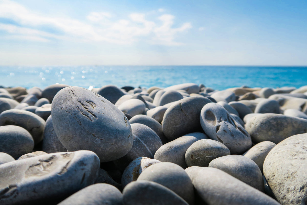 3-piece-canvas-print-beach-stones