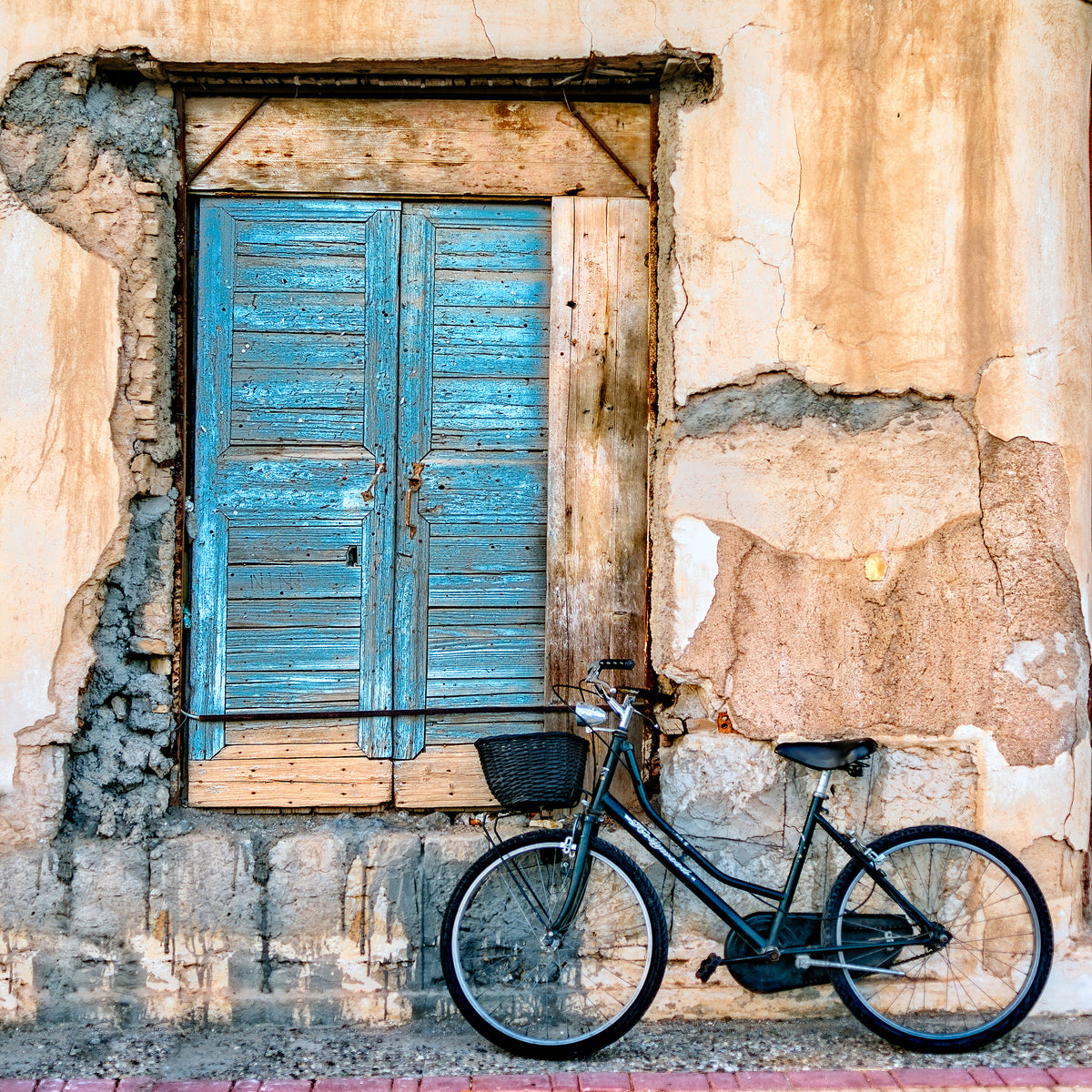 acrylic-print-old-window-and-bicycle