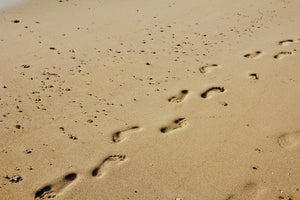 3-piece-canvas-print-footprints-in-the-sand