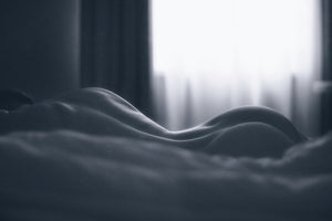 poster-print-curves-in-a-play-of-light