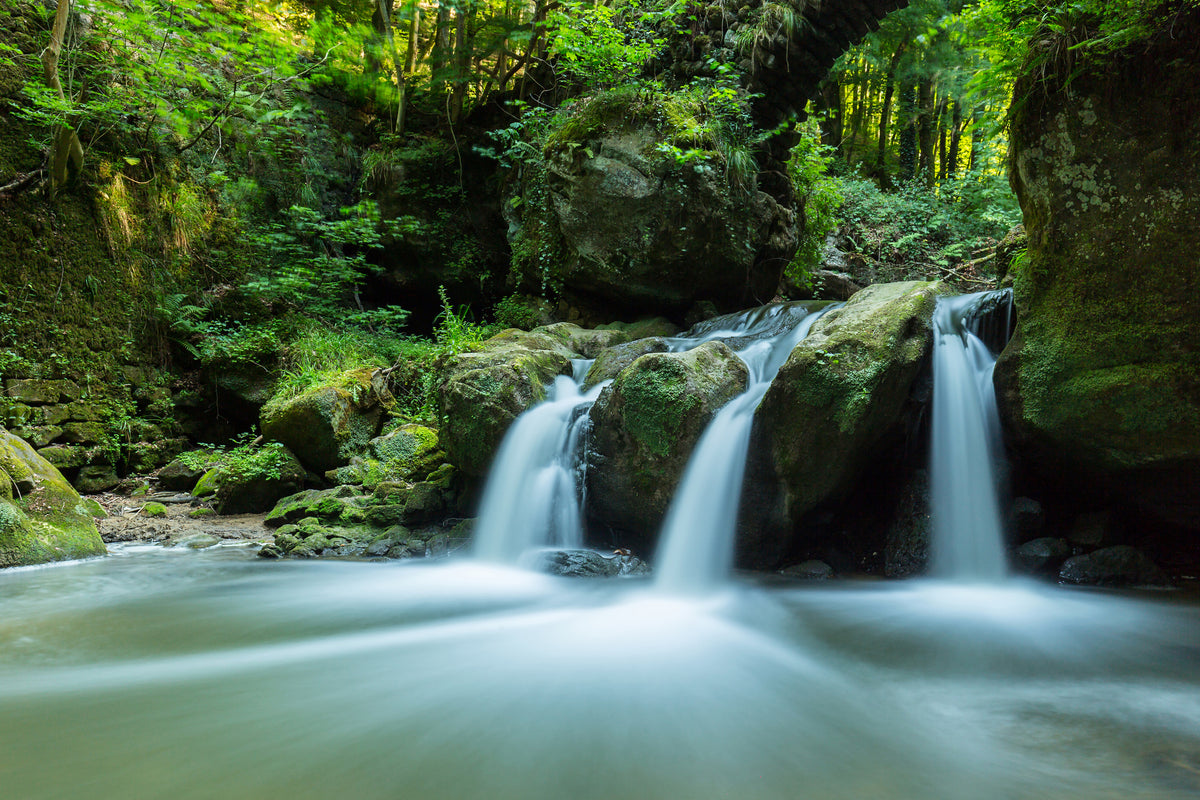 acrylic-print-falling-water-in-the-wood