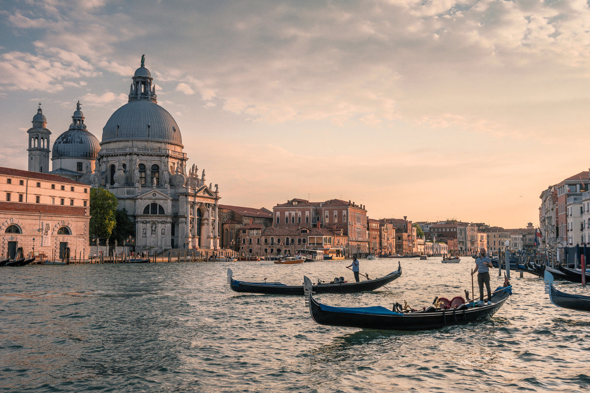 framedposter-print-at-the-canal-of-venice
