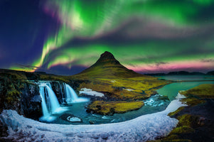 framedposter-print-kirkjufell-mountains-in-winter