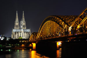 acrylic-print-at-night-in-cologne